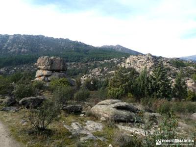 Cerro de la Camorza: Vistas Impresionantes de La Pedriza y el Yelmo;sierra de montsec parque natural